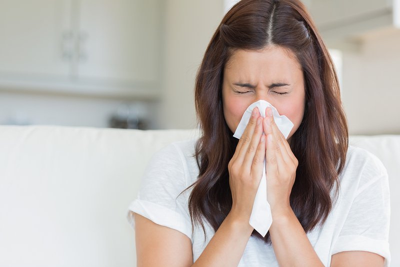 Nghẹt mũi là triệu chứng có ở cảm cúm và cảm lạnh